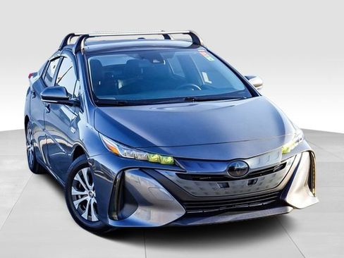 Used 2022 Toyota Prius Prime XLE FWD image 2