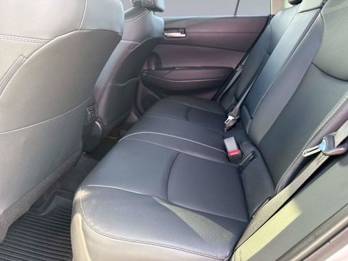 Used 2025 Toyota Corolla Cross XLE w/ Convenience Package FWD image 14