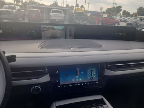 New 2026 Lincoln Navigator Black Label w/ Black Label Special Edition AWD/4WD image 33
