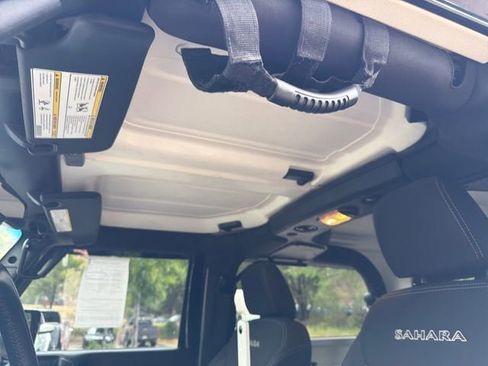 Used 2018 Jeep Wrangler Sahara w/ Connectivity Group AWD/4WD image 23