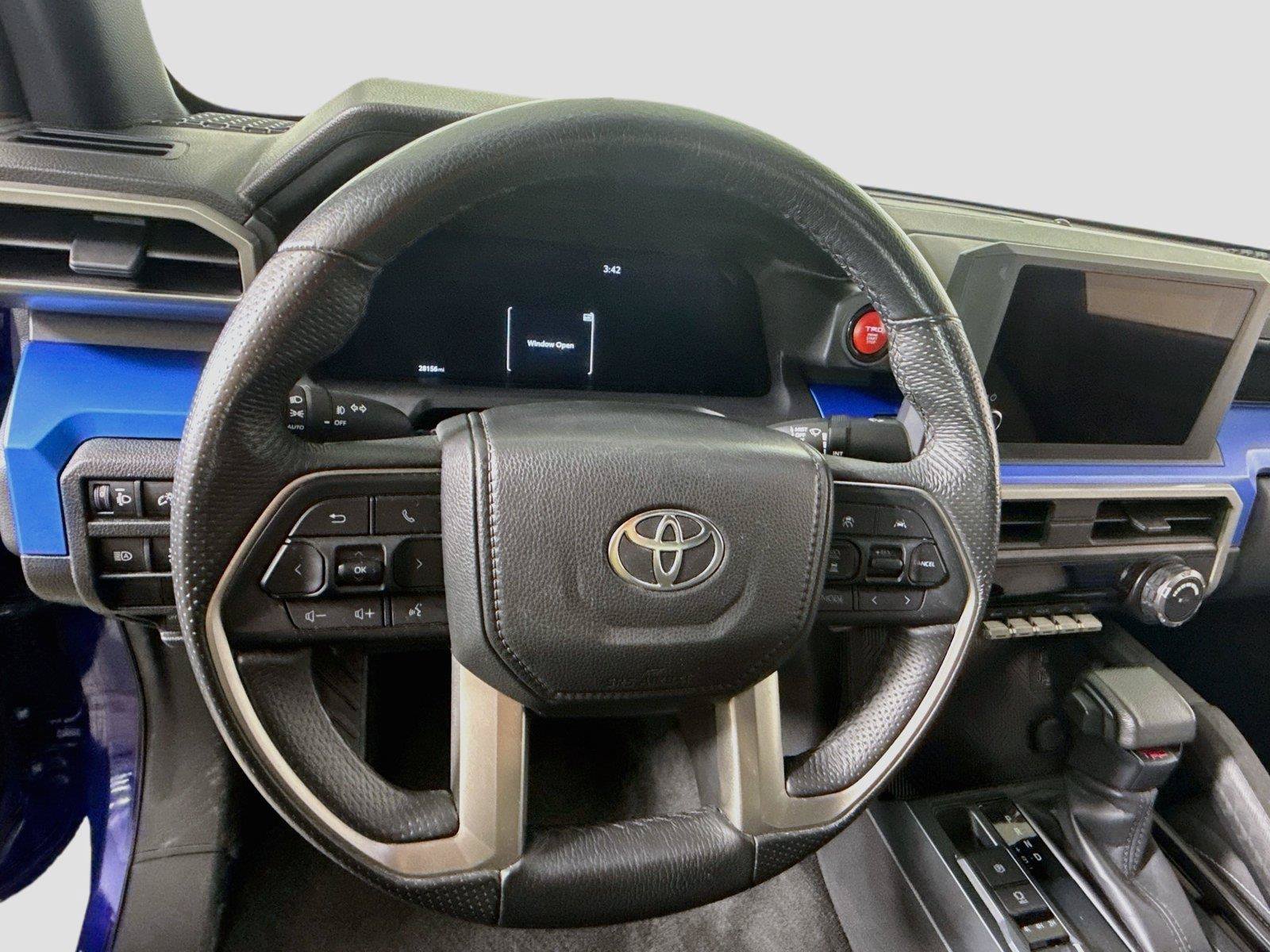 Used 2025 Toyota Tacoma TRD Off-Road AWD/4WD image 5