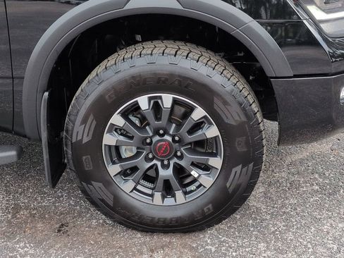 Used 2024 Nissan Titan PRO-4X w/ Pro-4x Convenience Package AWD/4WD image 11