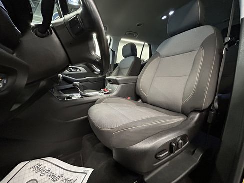 Used 2020 Chevrolet Traverse LT image 12