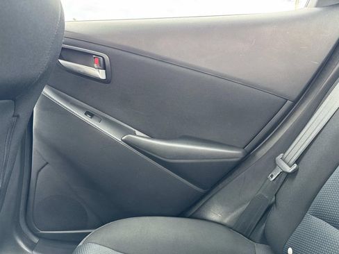 Used 2018 Toyota Yaris iA image 16