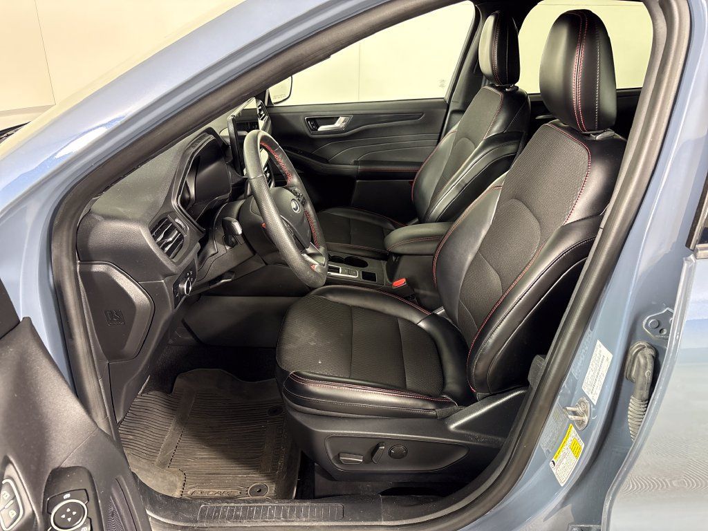 Certified 2024 Ford Escape ST-Line w/ Tech Pack #1 FWD image 30