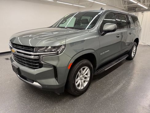 Used 2024 Chevrolet Suburban LT AWD/4WD image 4