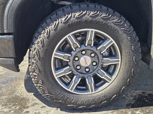 Used 2025 GMC Sierra 1500 AT4 w/ AT4 Premium Package AWD/4WD image 7