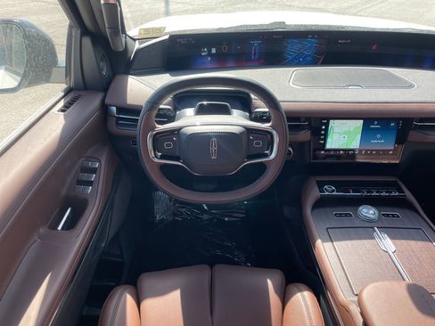 New 2026 Lincoln Navigator Reserve AWD/4WD image 16