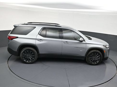 Used 2023 Chevrolet Traverse RS FWD image 14