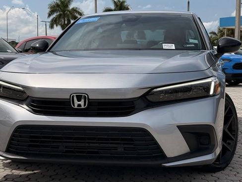 Used 2024 Honda Civic Sport image 2