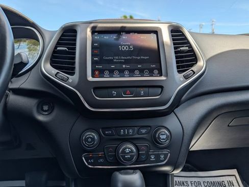 Used 2021 Jeep Cherokee Trailhawk w/ Comfort/Convenience Group AWD/4WD image 19