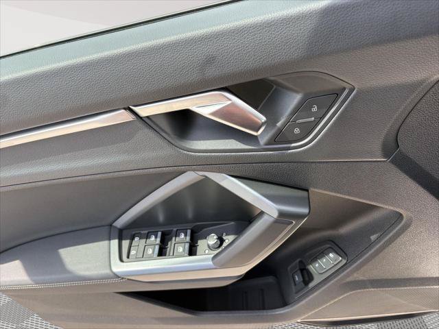 Certified 2025 Audi Q3 2.0T Premium AWD/4WD image 12