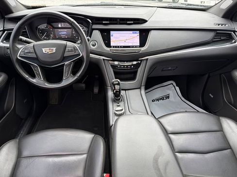 Used 2022 Cadillac XT5 Premium Luxury w/ LPO, Floor Liner Package image 23