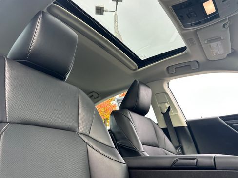 Certified 2025 Lexus ES 300h w/ Premium Package image 13