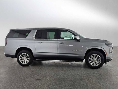 New 2025 Chevrolet Suburban Premier image 2