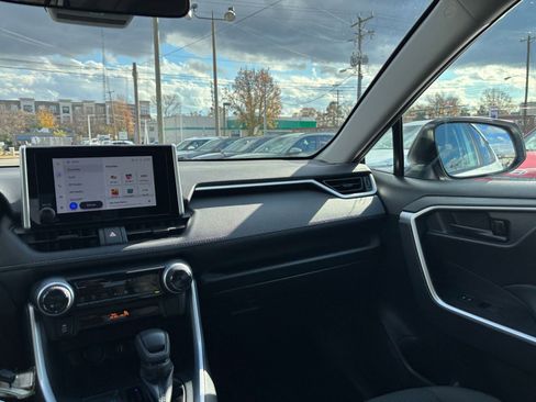 Used 2025 Toyota RAV4 LE image 34