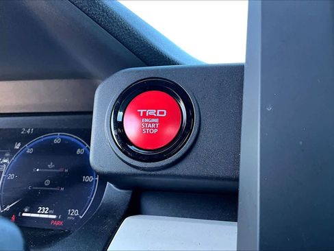 Used 2024 Toyota Tacoma TRD Off-Road image 29