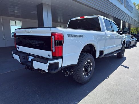 New 2026 Ford F350 Platinum w/ Tremor Off-Road Package AWD/4WD image 4