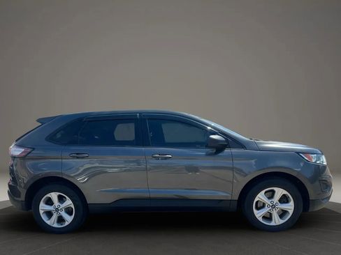 Used 2018 Ford Edge SE image 3