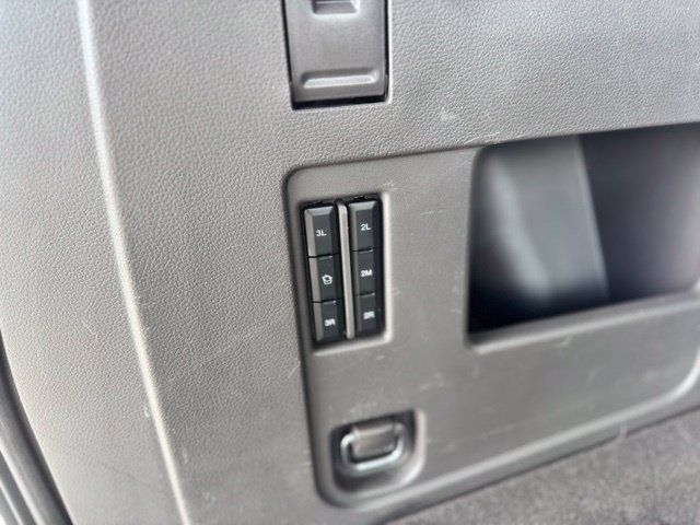 Used 2018 Ford Expedition Limited w/ Equipment Group 301A AWD/4WD image 46