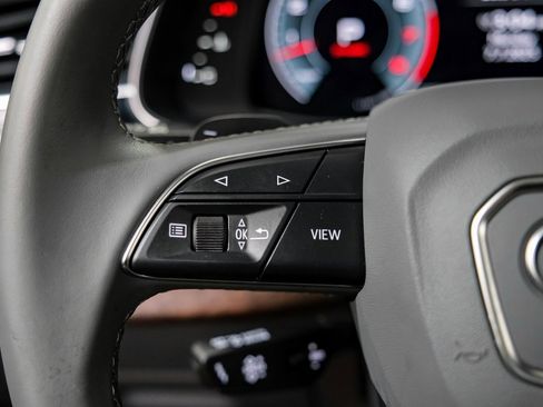 Used 2024 Audi Q8 Prestige image 17