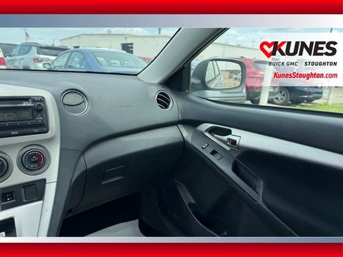 Used 2013 Toyota Matrix L FWD image 35
