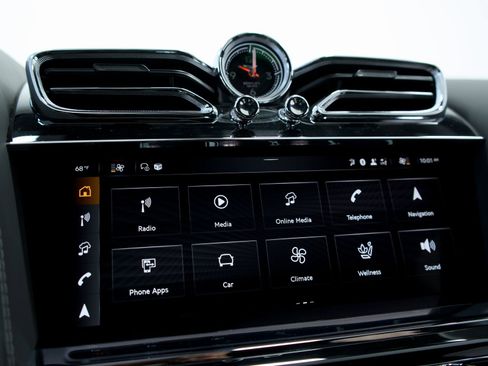 Certified 2025 Bentley Bentayga image 40