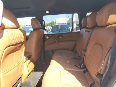 Used 2024 INFINITI QX80 Sensory AWD/4WD image 11