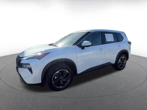 Used 2025 Nissan Rogue SV image 8