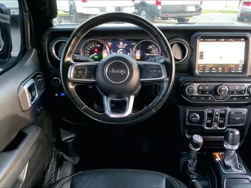 Used 2022 Jeep Wrangler Unlimited Sahara w/ Cold Weather Group AWD/4WD image 13
