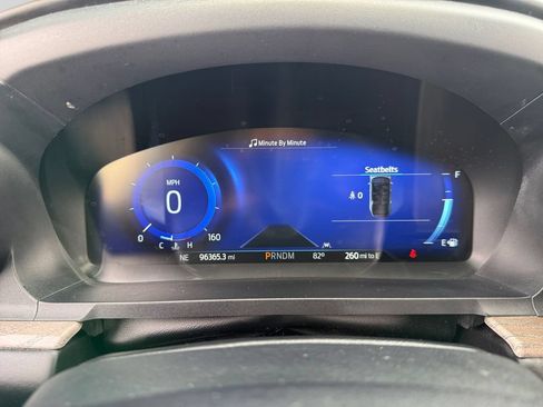 Used 2020 Ford Explorer Platinum w/ Premium Technology Package AWD/4WD image 13
