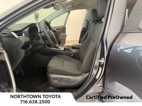 Used 2024 Toyota RAV4 XLE AWD/4WD image 13