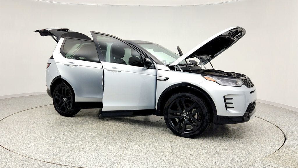 Used 2025 Land Rover Discovery Sport Dynamic SE AWD/4WD image 10
