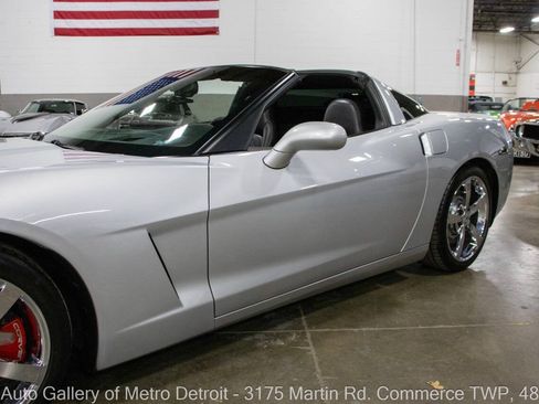 Used 2009 Chevrolet Corvette Coupe w/ Preferred Equipment Group RWD image 22