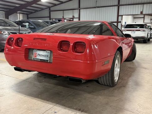 Used 1992 Chevrolet Corvette Coupe image 6