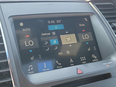 Used 2018 Ford Taurus SEL w/ Equipment Group 201A FWD image 28