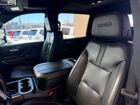 Used 2023 Chevrolet Silverado 2500 High Country w/ Z71 Off-Road Package image 8