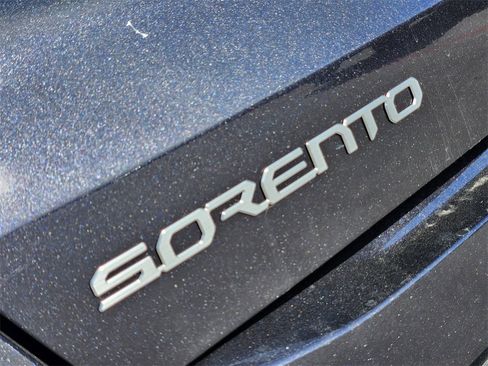 New 2026 Kia Sorento S image 8