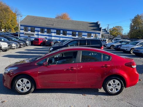 Used 2018 Kia Forte S FWD image 4