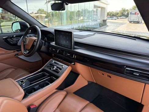 Used 2023 Lincoln Aviator Black Label AWD/4WD image 21
