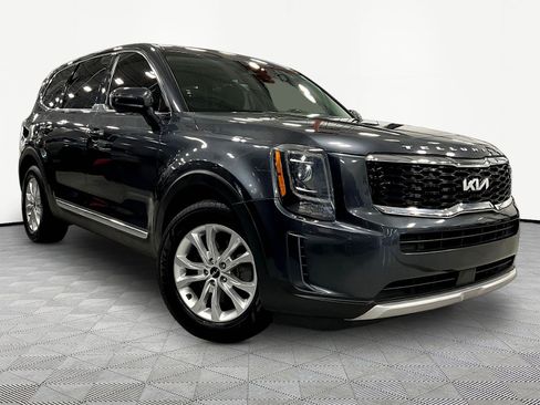 Used 2022 Kia Telluride LX FWD image 3