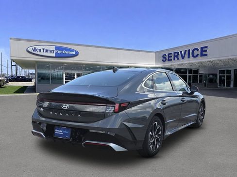 Certified 2025 Hyundai Sonata SEL FWD image 8