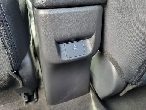 Used 2025 Nissan Versa SV image 14