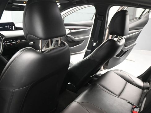 Used 2024 MAZDA MAZDA3 Hatchback w/Premium Plus Pkg image 18