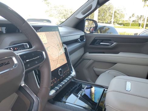 Certified 2025 GMC Yukon XL Denali image 22