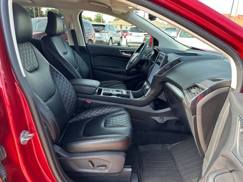 Used 2024 Ford Edge Titanium AWD/4WD image 12