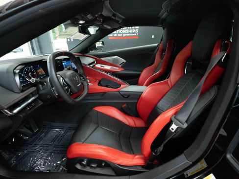 Used 2020 Chevrolet Corvette Stingray Preferred Cpe w/ 2LT Preferred Equipment Group RWD image 9