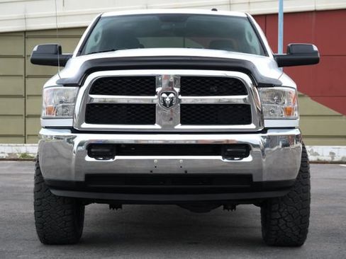 Used 2018 RAM 2500 Tradesman w/ Chrome Appearance Group AWD/4WD image 4