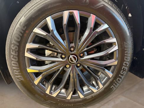 Used 2025 Nissan Rogue Platinum w/ Platinum Premium Package AWD/4WD image 31