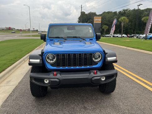 Certified 2025 Jeep Wrangler Unlimited Rubicon w/ Convenience Group AWD/4WD image 10